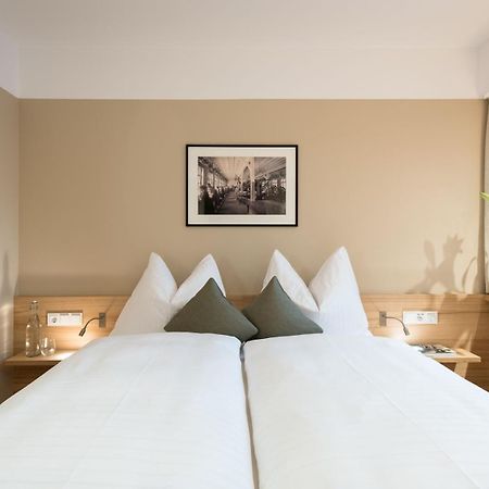 Hotel Johann Лаутерах Экстерьер фото